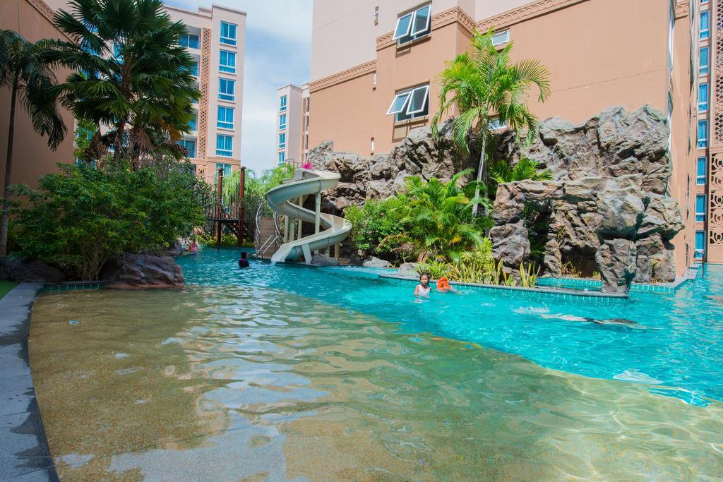 Atlantis Pattaya High Service Jomtien Beach Extérieur photo