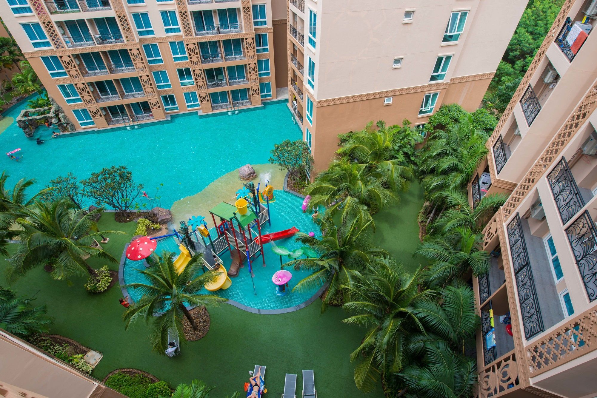Atlantis Pattaya High Service Jomtien Beach Extérieur photo