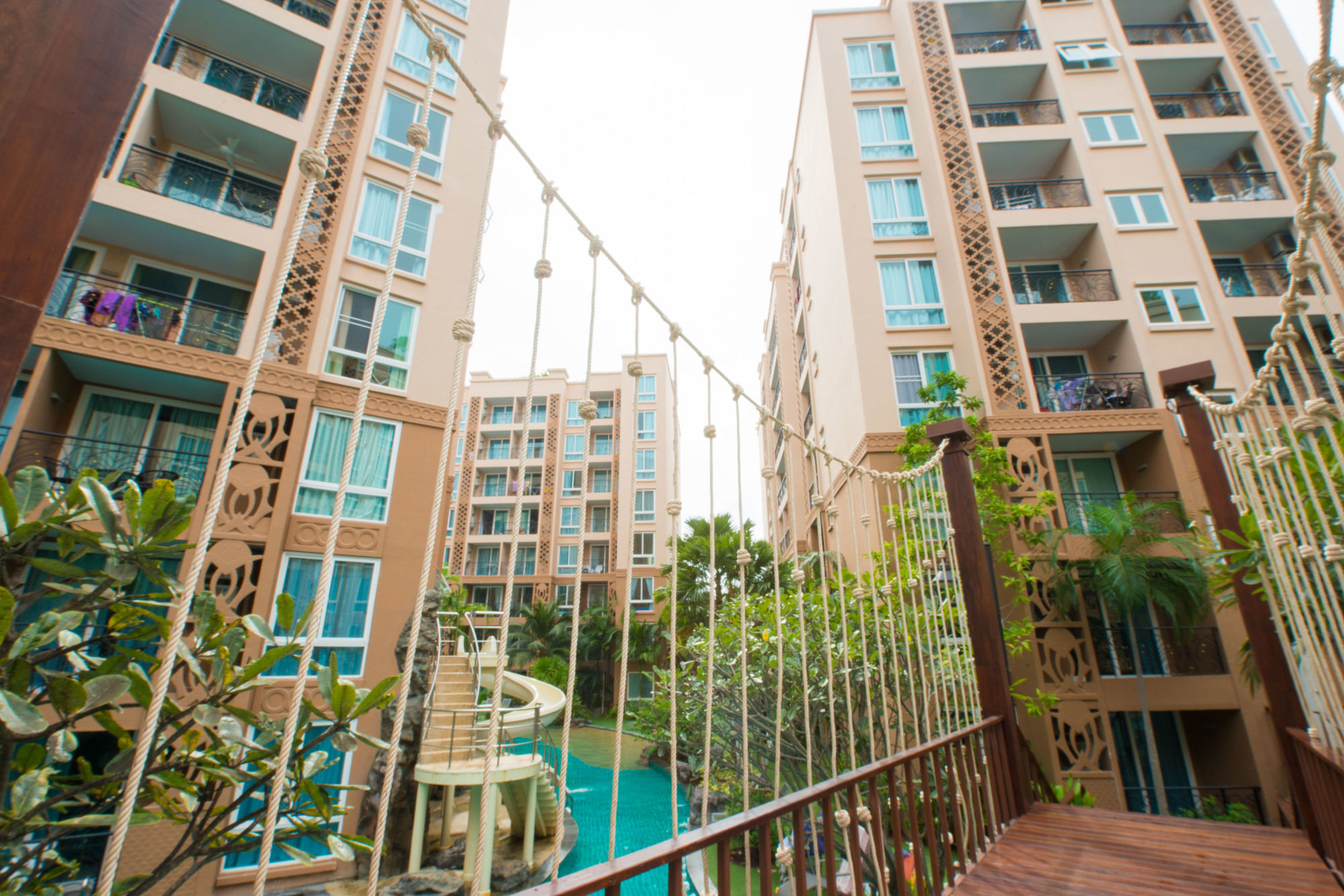 Atlantis Pattaya High Service Jomtien Beach Extérieur photo