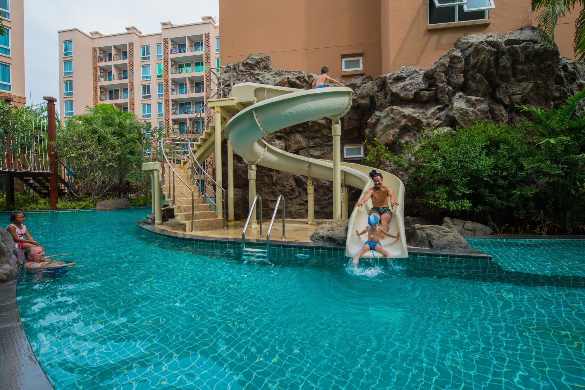 Atlantis Pattaya High Service Jomtien Beach Extérieur photo